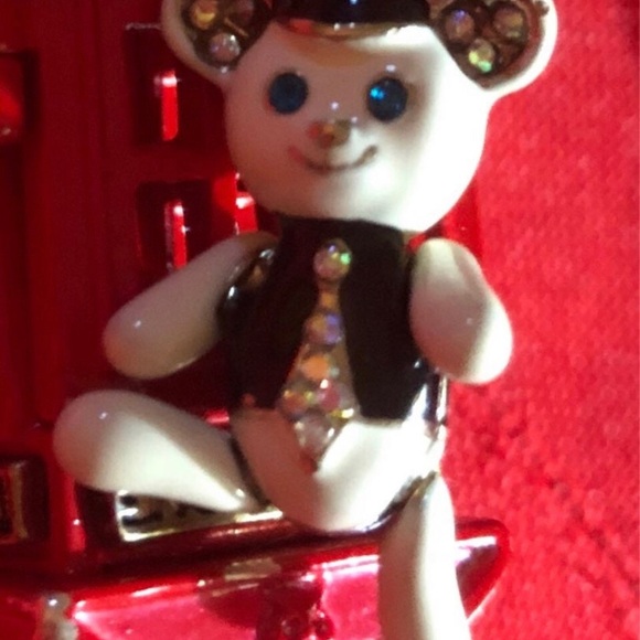 Vintage Betsey Johnson Royal Engagement Telephone Booth Necklace - Picture 9 of 11